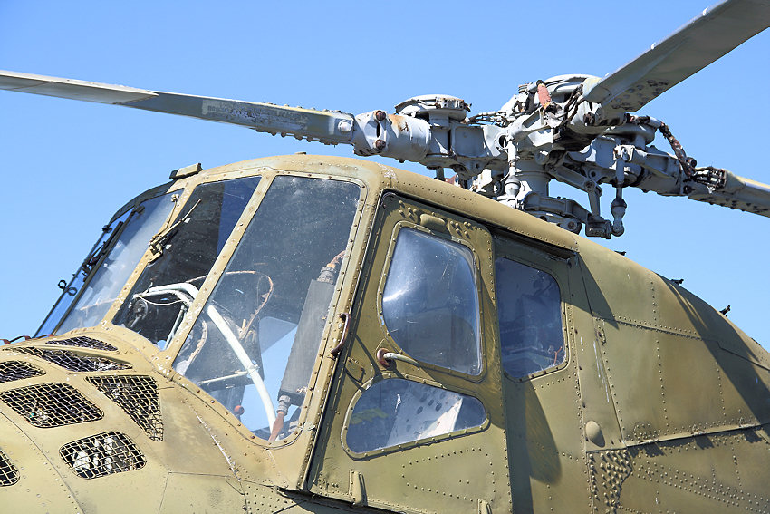 Mil Mi-4 - Cockpit