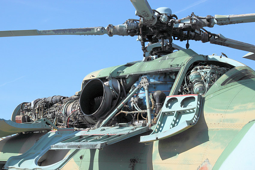 Mil Mi-8 T - Rotorkopf und Turbine