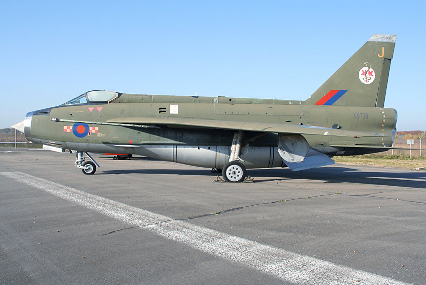 English Electric (BAC) Lightning F Mk.2A: Allwetter-Abfangjagdflugzeug von 1954 flog schon 2.044 km/h