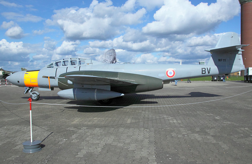 Gloster Meteor: Nachtjäger von 1950 mit Radar und Navigator