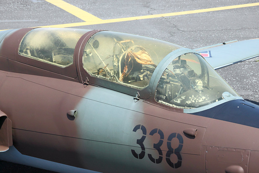 Let L-29 Delfin: Cockpit