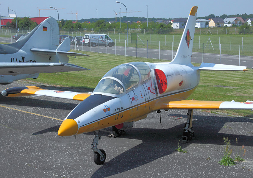 Aero Let L-39 V Albatros: Schleppflugzeug und Trainer