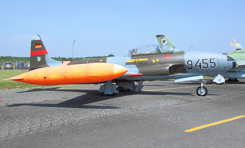 Lockheed T-33A “T-Bird“: 2-sitzige Version des ersten US-Düsenabfangjägers P-80 Shooting Star