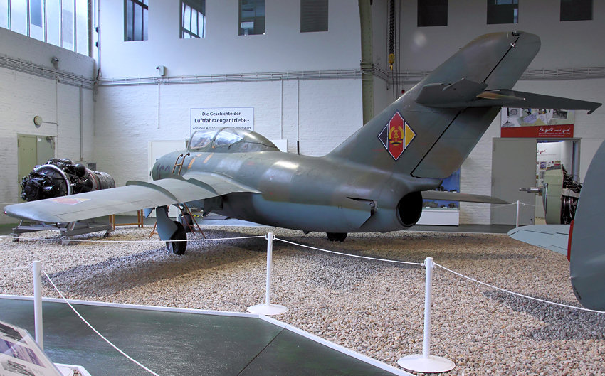 Diese MiG-15 UTI wurde als Kampfeinsatztrainer für die MiG-Unterschalljäger gebaut
