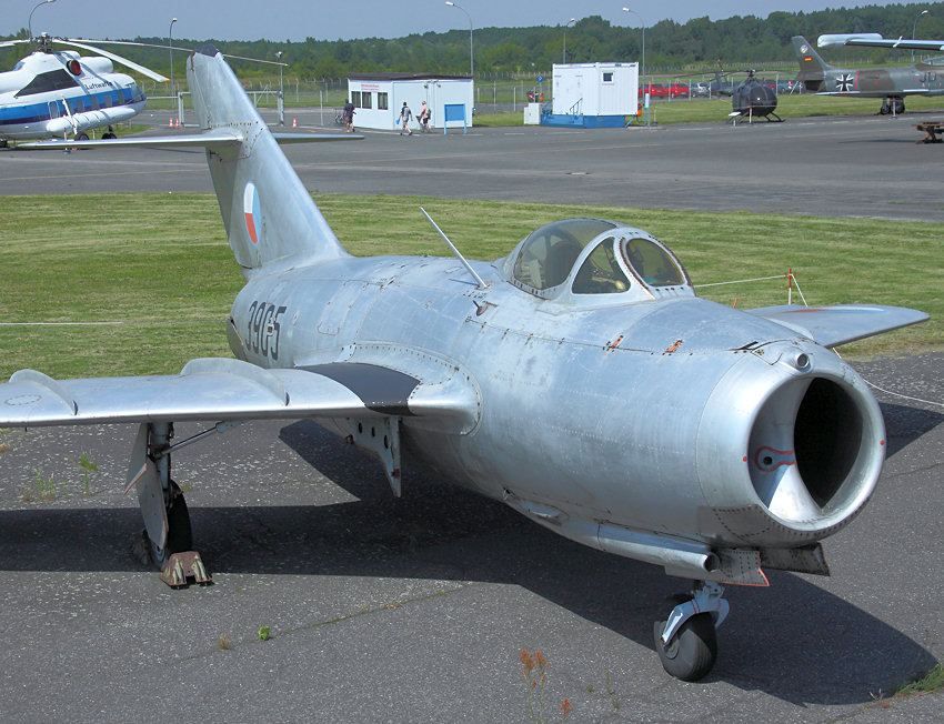 MiG-15 BIS, Mikojan-Gurewitsch: Erster in Großserie gebauter Düsenjet der UdSSR
