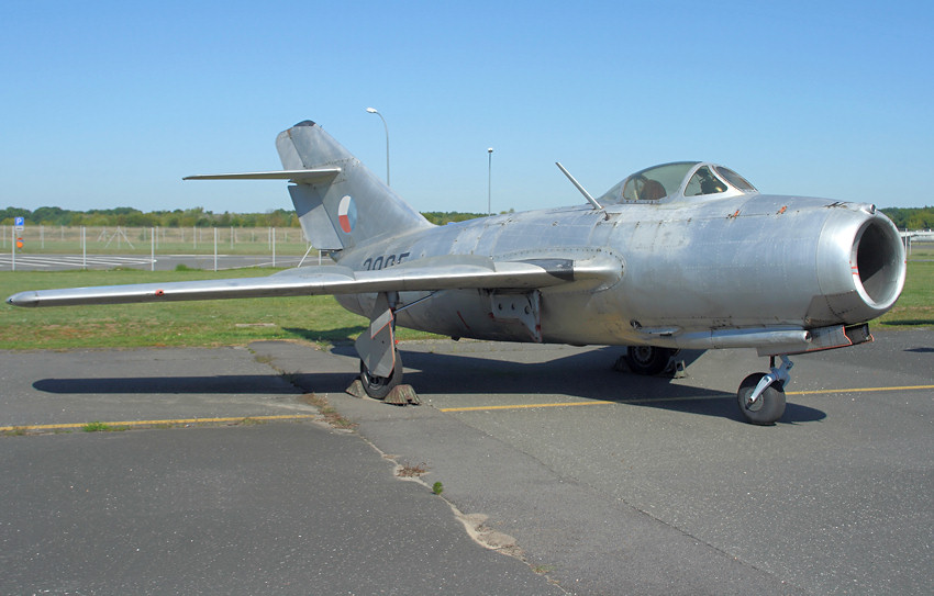MiG-15 BIS, Mikojan-Gurewitsch: Erster in Großserie gebauter Düsenjet der UdSSR