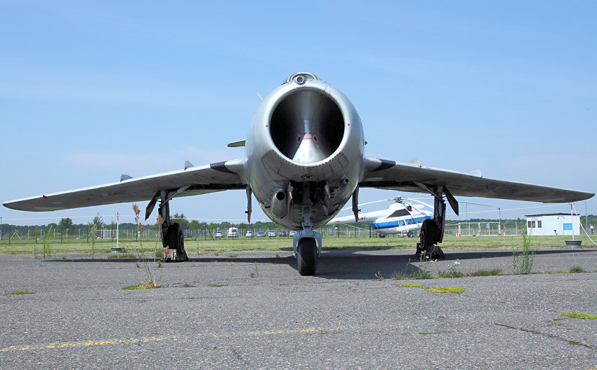 MiG-15 BIS - Front