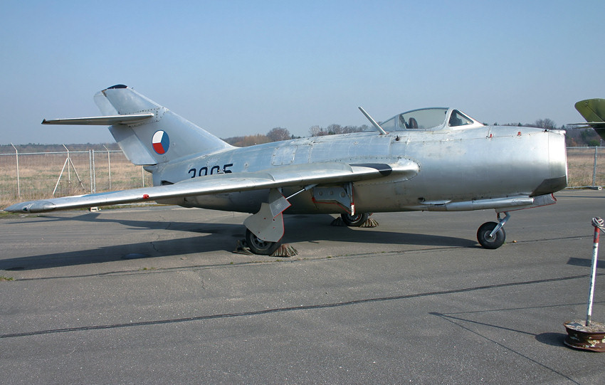 MiG-15 BIS, Mikojan-Gurewitsch: Erster in Großserie gebauter Düsenjet der UdSSR