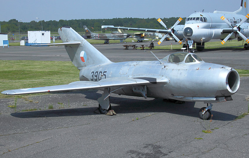 MiG-15 BIS, Mikojan-Gurewitsch: Erster in Großserie gebauter Düsenjet der UdSSR