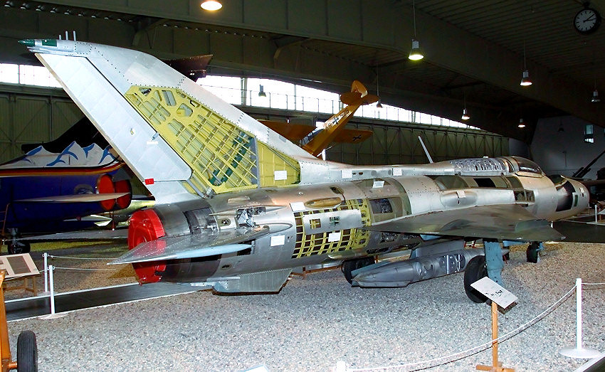 MiG-21 PFM: Anschauungsmodell für Reparaturvarianten in der Feldinstandsetzung