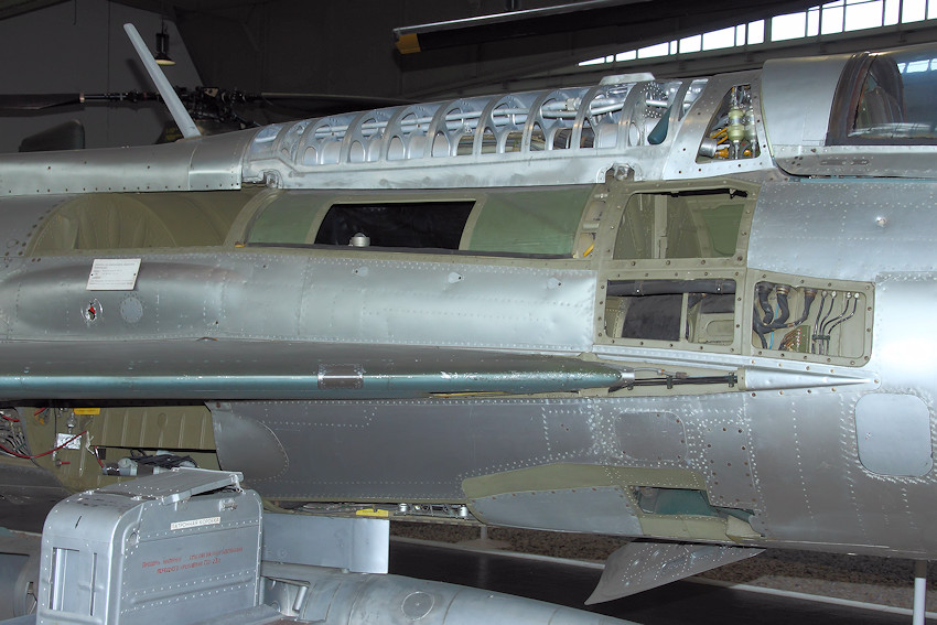 MiG-21 PFM - Feldinstandsetzung
