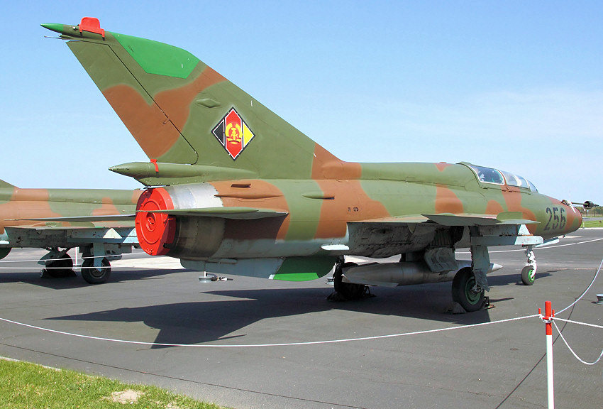 MiG-21 UM: doppelsitziges Schul- und Übungsflugzeug