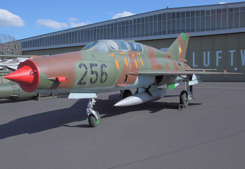 MiG-21 UM