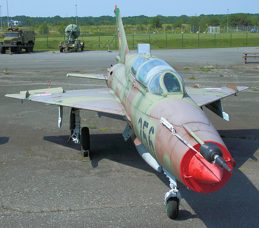 MiG-21 UM: doppelsitziges Schul- und Übungsflugzeug