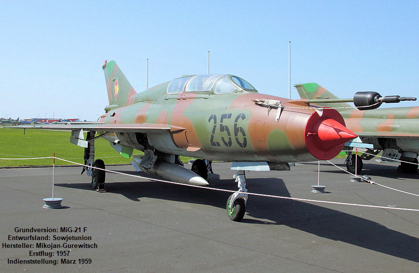 MiG-21 UM, Mikojan-Gurewitsch: doppelsitziges Schul- und Übungsflugzeug