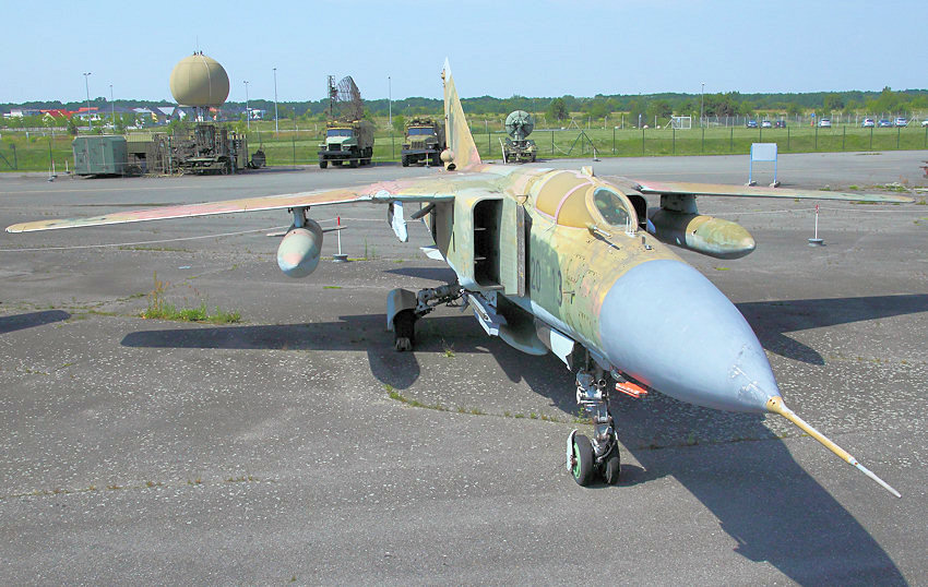 MiG-23 ML: Jagdbomber mit Schwenkflügel der UdSSR von 1967 (NATO-Code:Flogger G)