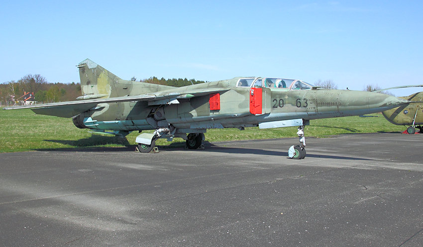MiG-23 UB: doppelsitzige Trainerversion der MiG-23