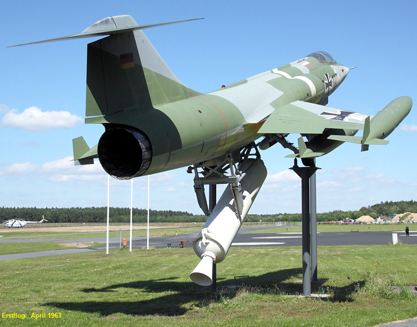 Lockheed F-104 G Zell - Starfighter: Kampfflugzeug mit Boosterrakete zum Start von zerstörten Flugplätzen