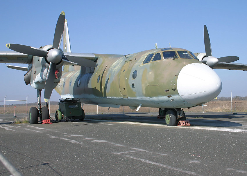 Antonow AN-26: Transportflugzeug und Vermessungsflugzeug