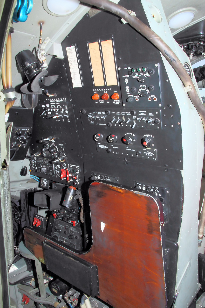 Antonow AN-26 innen