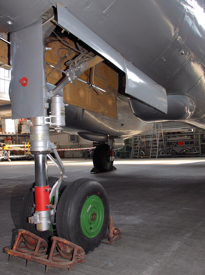 Iljuschin IL-28 Bugfahrwerk