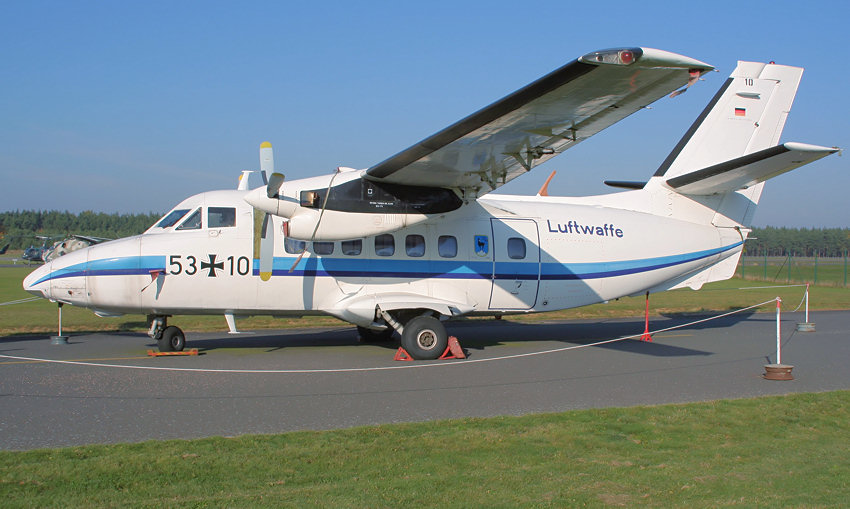 Let  L-410 UVP - Kurzstreckenflugzeug für 19 Passagiere