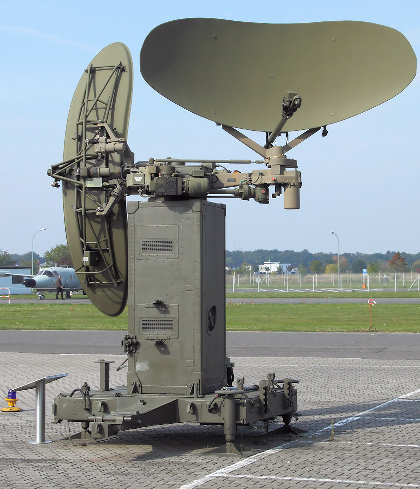 Radaranlage FPN-36: um Flugzeuge auf einem im Voraus festgelegten Gleitwinkel herunterzuführen