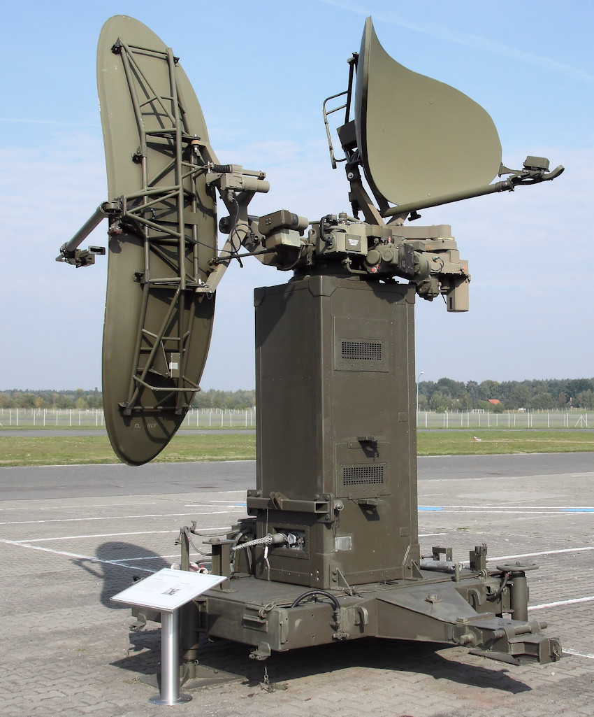 Radaranlage FPN-36: um Flugzeuge auf einem im Voraus festgelegten Gleitwinkel herunterzuführen