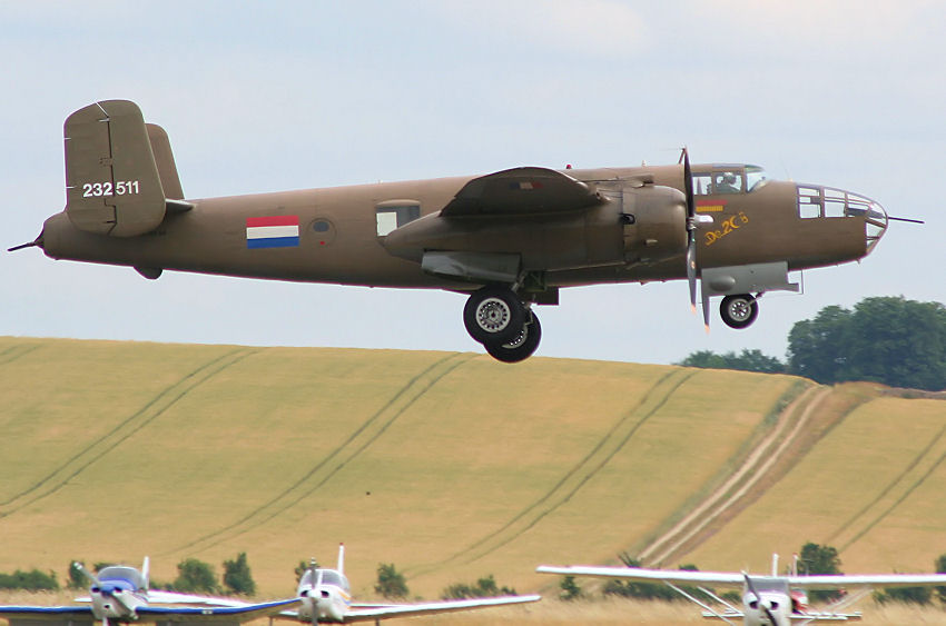 North American B-25 „Mitchell“: Flugansicht des Bombers vom Zweiten Weltkrieg