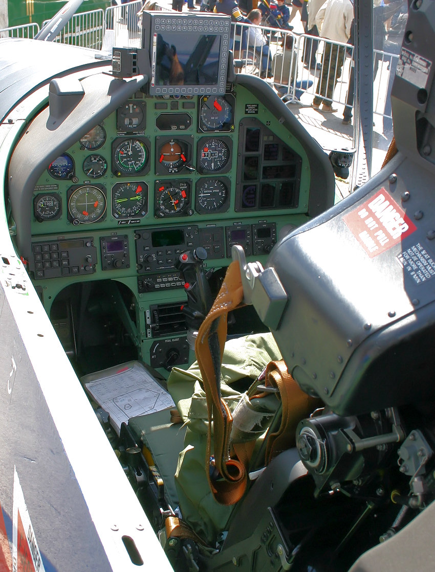 Pilatus PC-9 - Cockpit vorne