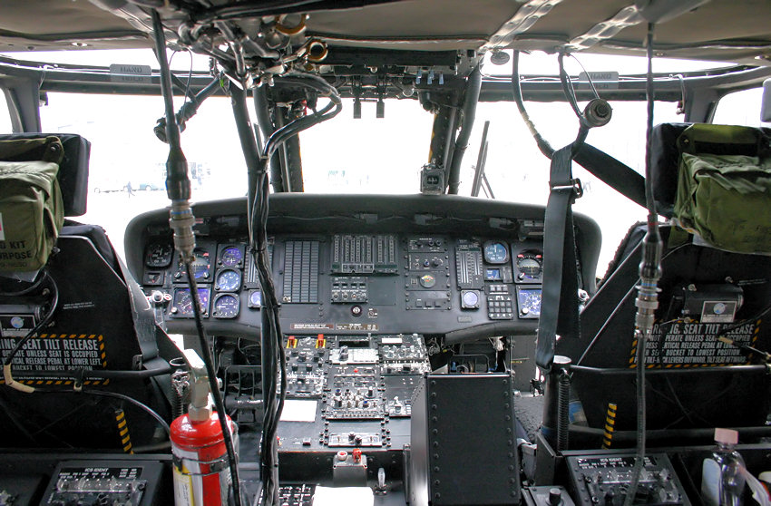 Sikorsky UH60 - Cockpit