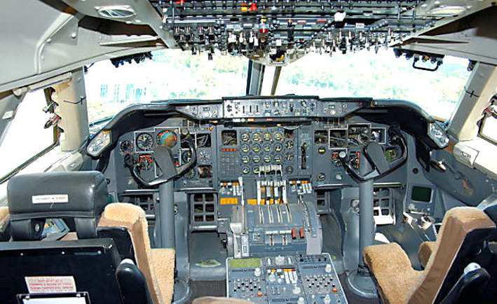 Jumbo Cockpit
