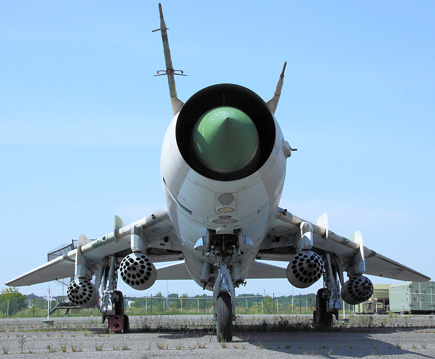 Suchoj SU-17: Jagdbomber der UdSSR mit Schwenkflügel  (NATO-Code: Fitter)
