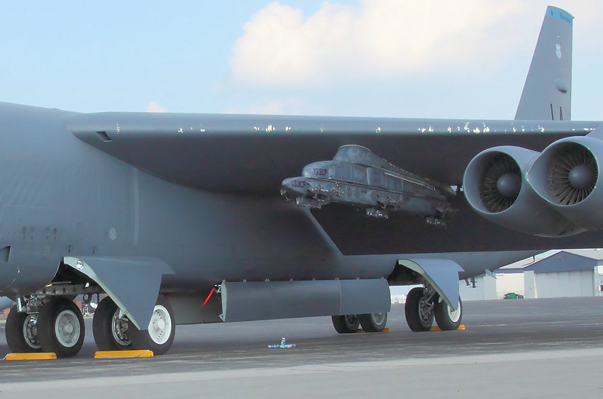 Boeing B-52 Stratofortress: Langstreckenbomber der USA mit 8 Düsen