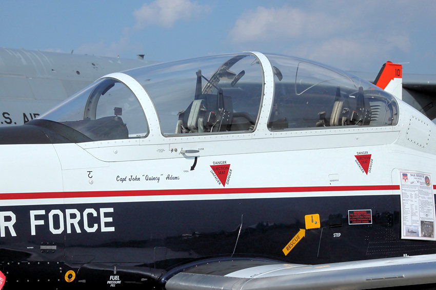 Beechcraft T-6 Texan II: Trainingflugzeug auf Grundlage der schweizerischen Pilatus PC-9