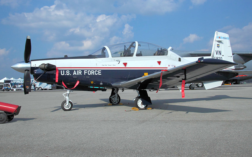 T-6 Texan II: Turbopropflugzeug zur Schulung auf Grundlage der schweizerischen Pilatus PC-9