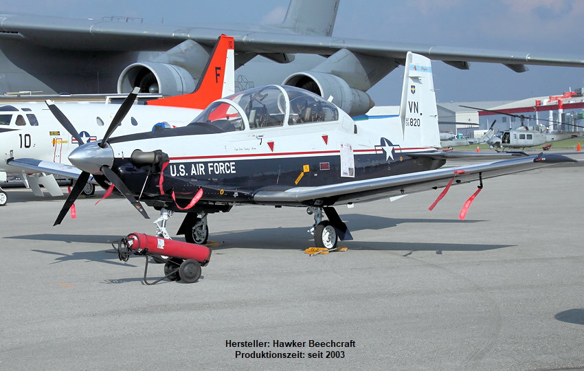 Beechcraft T-6 Texan II: Turbopropflugzeug zur Schulung auf Grundlage der schweizerischen Pilatus PC-9