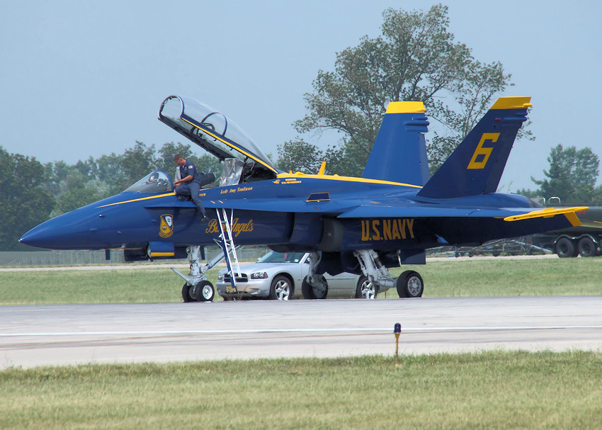 Blue Angels - Rollfeld