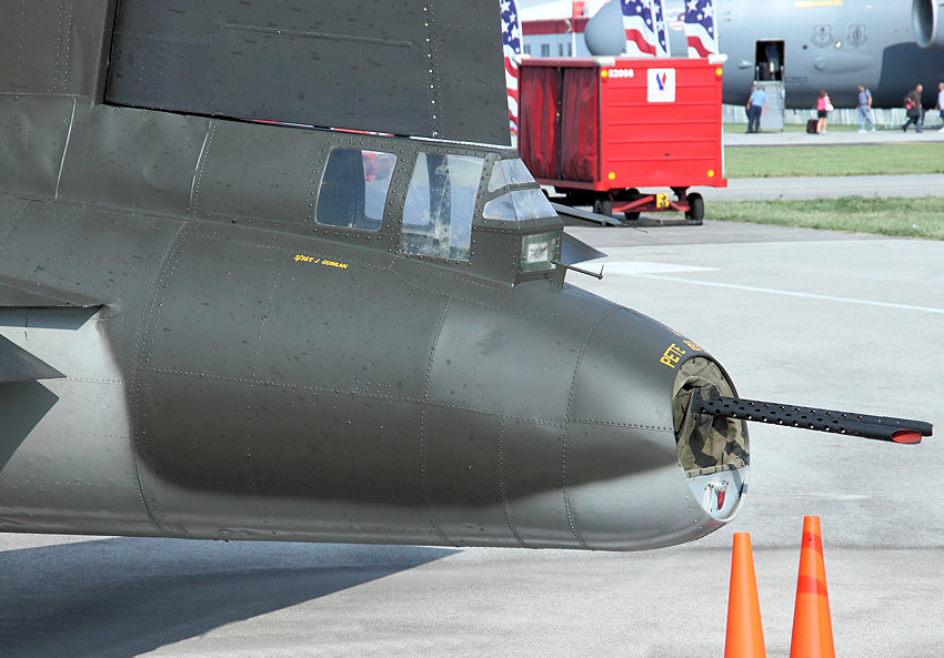 Boeing B-17 Flying Fortress: schwerer Bomber der USA