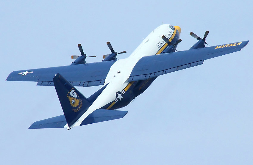 C-130T Hercules "Fat Albert": Service-Maschine der Kunstflugstaffel “Blue Angels”