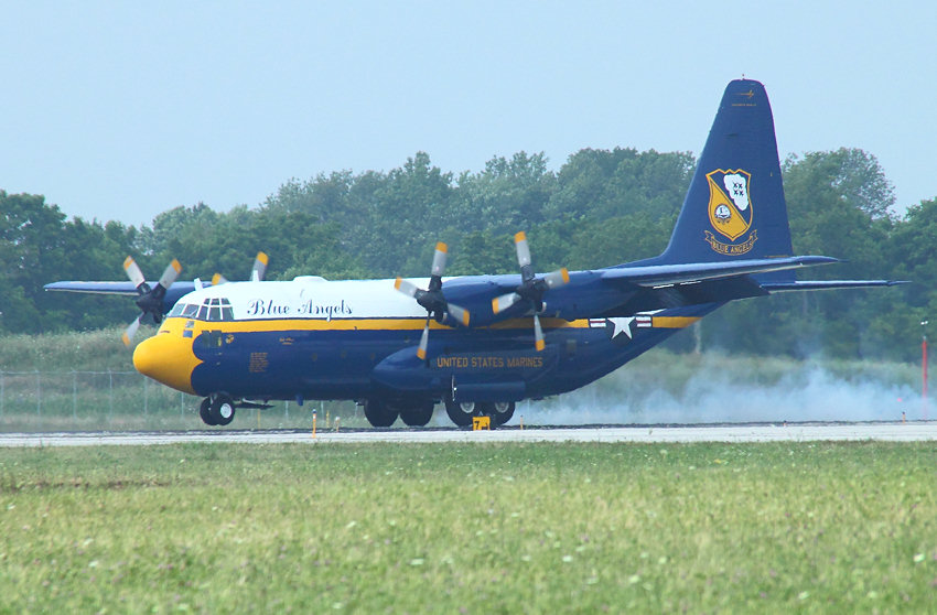 C-130 Hercules Fat Albert: Service-Maschine der Kunstflugstaffel Blue Angels