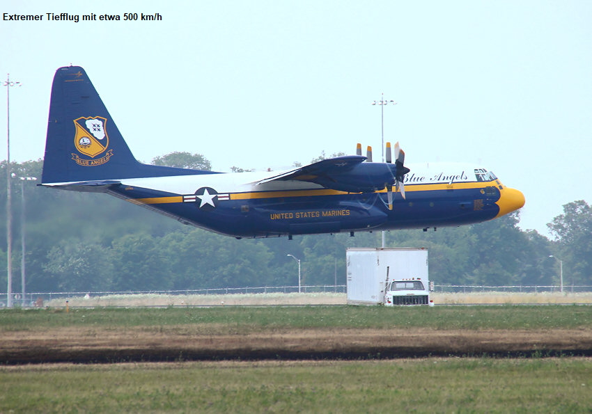 Lockheed-Martin C-130 Hercules: Service-Maschine der Kunstflugstaffel “Blue Angels”