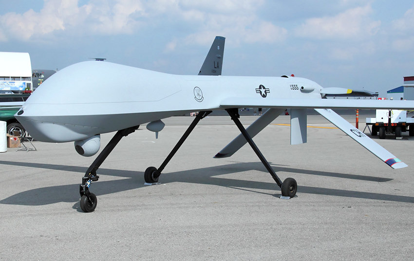 MQ-1 Predator: von General Atomics Aeronautical Systems Incorporated für die US Air Force entwickelte ferngesteurte Drohne