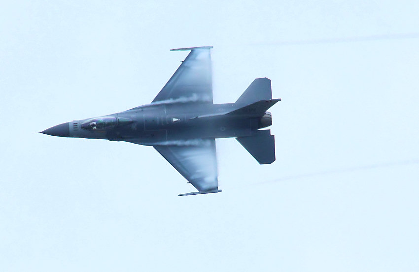 Lockheed Martin F-16 Fighting Falcon: Kampfflugzeug der USA