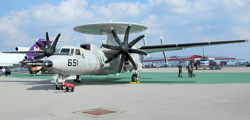 Grumman E-2 Hawkeye - Luftraumüberwachungs-Flugzeug