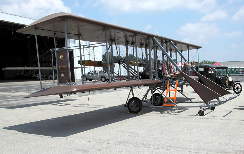 Wright Flyer - Brown Bird: flugfähiger Nachbau des legendären Flugzeugs von 1911