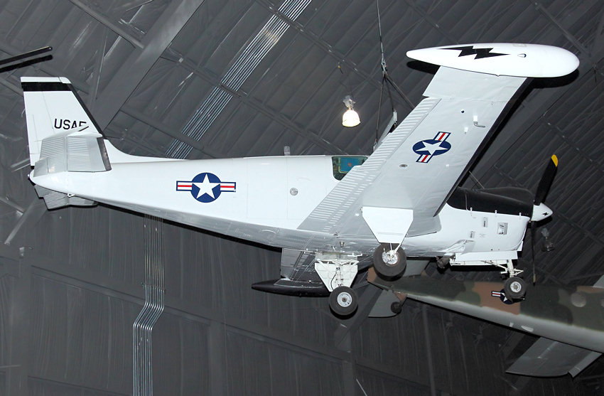Beech QU-22: modifizierte Beech Bonanza 36 für den Vietnamkrieg konnte auch unbemannt als Drohne agieren
