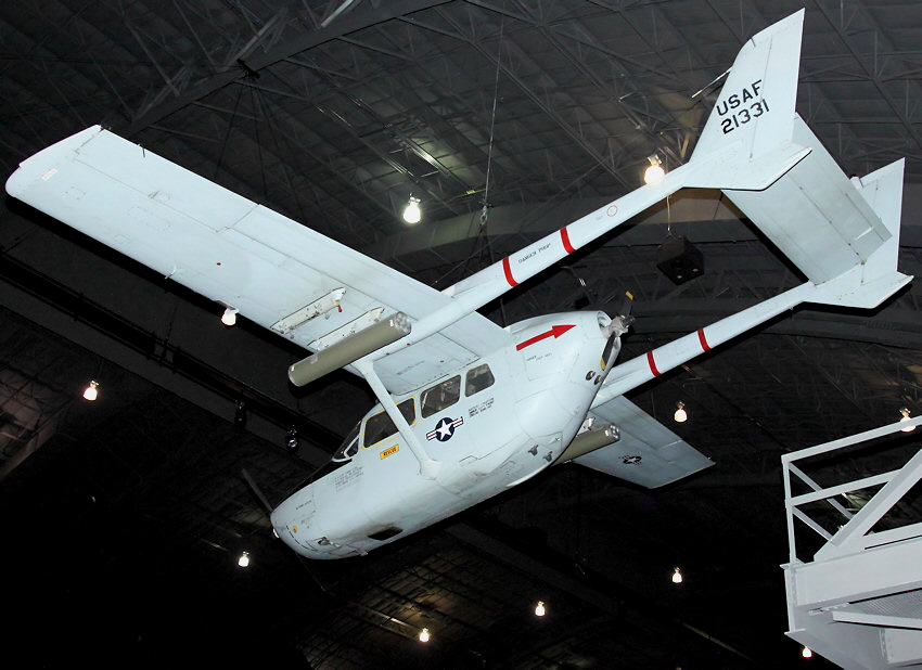 Cessna O-2A Skymaster: Militärvariante der Cessna 337 Super Skymaster