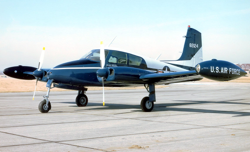 Cessna U-3A: militärische Version der zweimotorigen Cessna 310