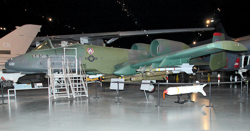 Fairchild Republic A-10A Thunderbolt II - Kampfflugzeug